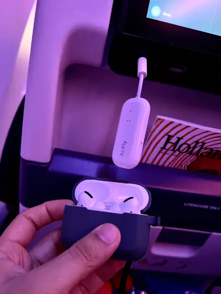 Using-Airpods-with-in-flight-entertainment